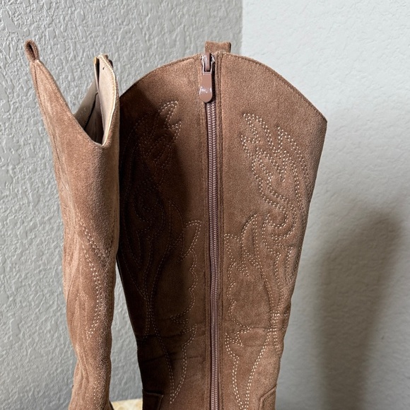Brown Western Suede Boots size 4 - Picture 11 of 14